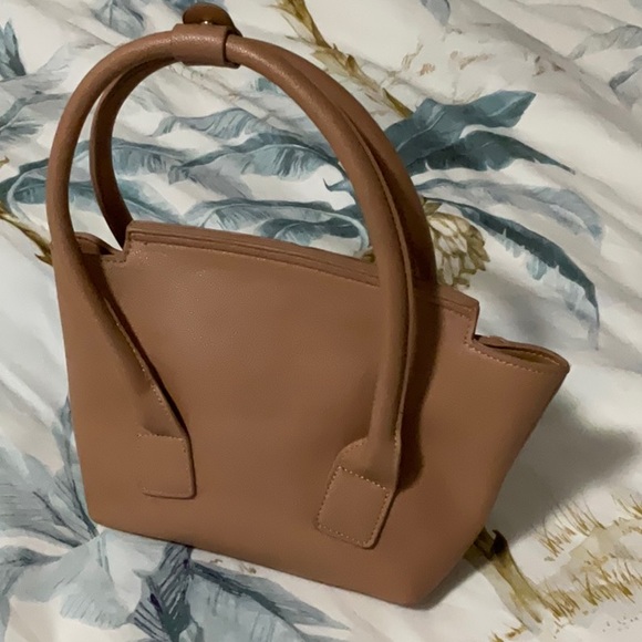 ✨HOST PICK✨ Novo Blush Tan Handbag with Conpartments - Picture 6 of 6